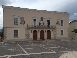 La-facciata-del-Comune-di-Morra-De-Sanctid
